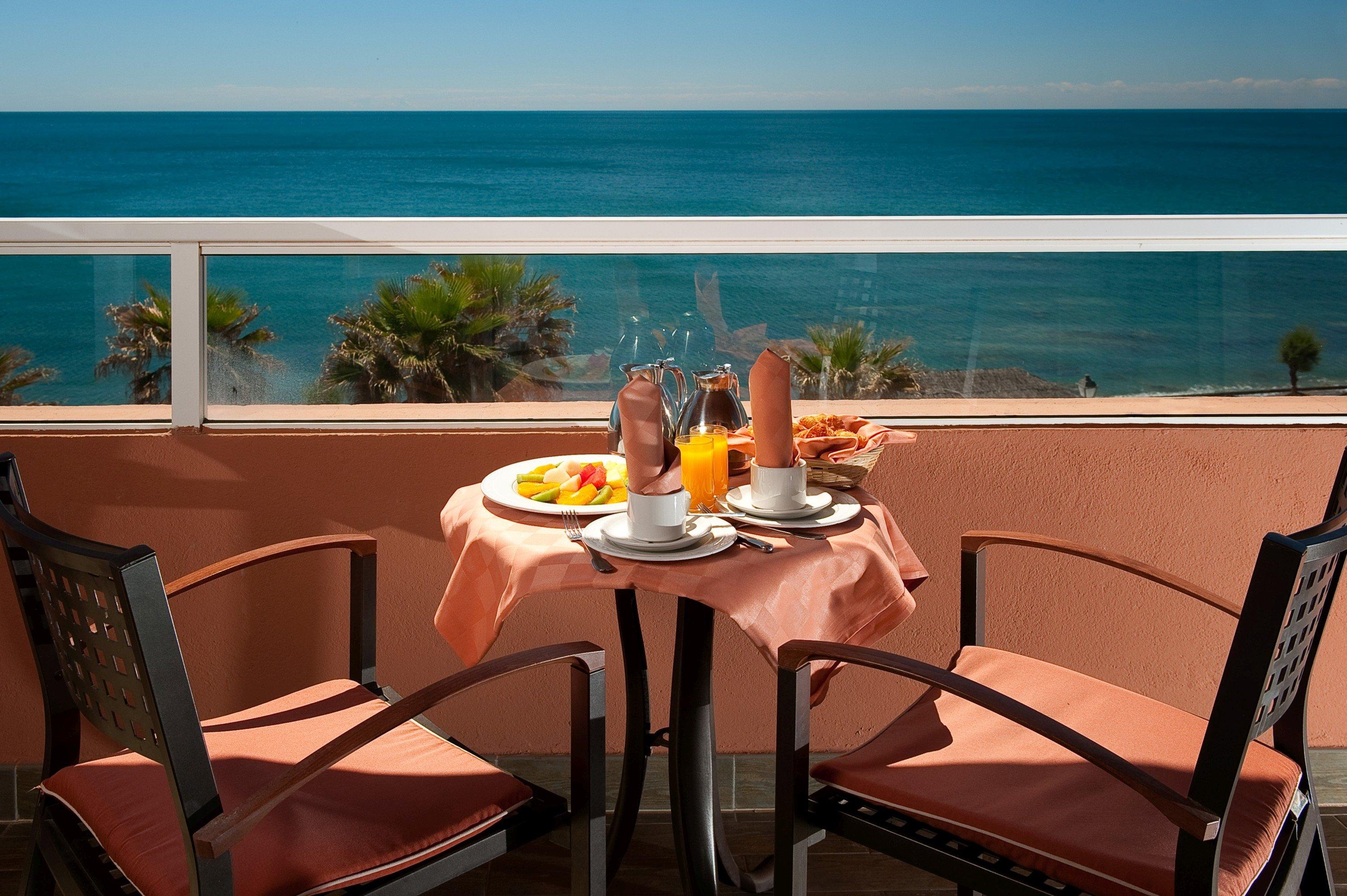Elba Estepona Gran Hotel & Thalasso Spa Екстериор снимка A balcony at the hotel