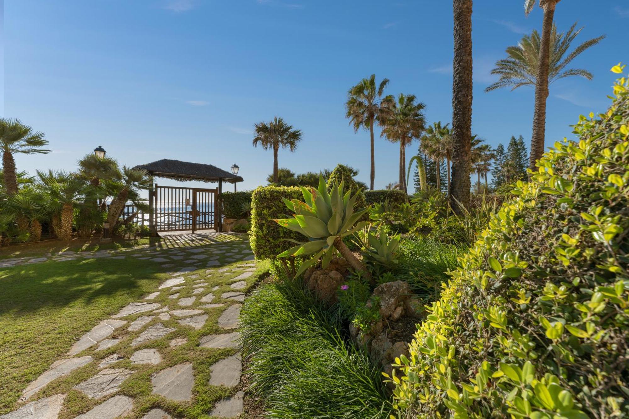 Elba Estepona Gran Hotel & Thalasso Spa Екстериор снимка