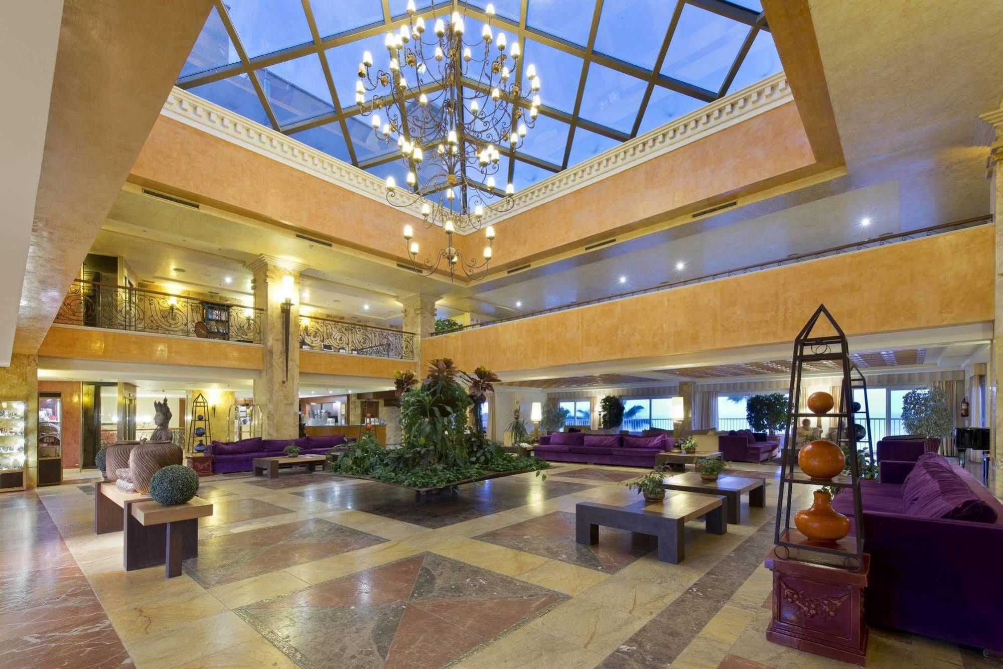 Elba Estepona Gran Hotel & Thalasso Spa Екстериор снимка Lobby