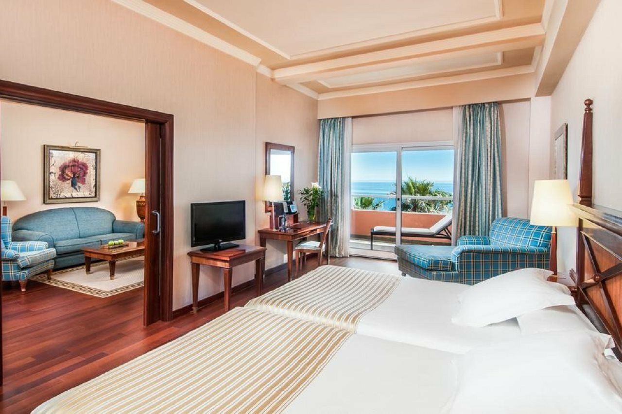 Elba Estepona Gran Hotel & Thalasso Spa Екстериор снимка Suite